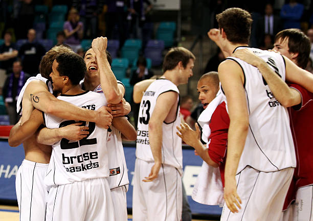 后球员愿离 后球员愿离